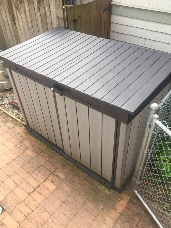 Building Photo - 609 N 48th St