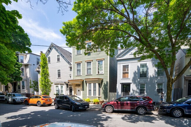 438 W 4th Street is located in South Boston. - 438 W 4th St