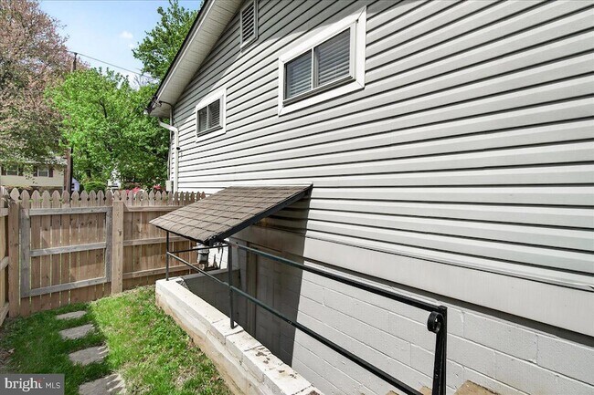 Building Photo - 11905 Hunters Ln