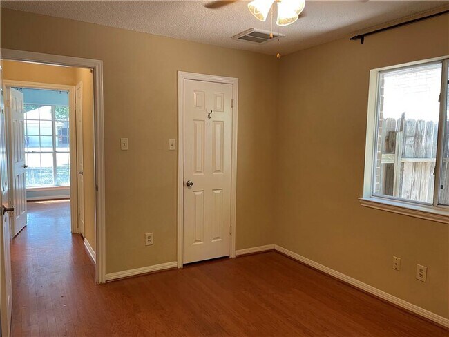 Building Photo - 8003 Willet Trail