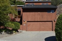 Building Photo - 1005 Drake Ct