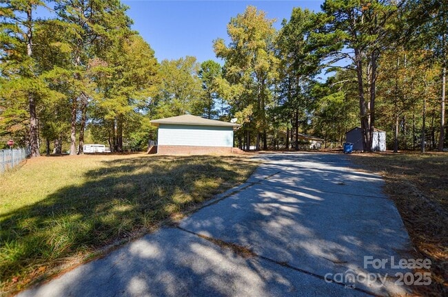 Building Photo - 15011 Woodstar Rd
