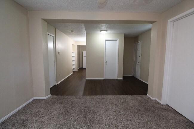 Building Photo - Cozy 1BR/1BA Apartment in Southwest Pensac...