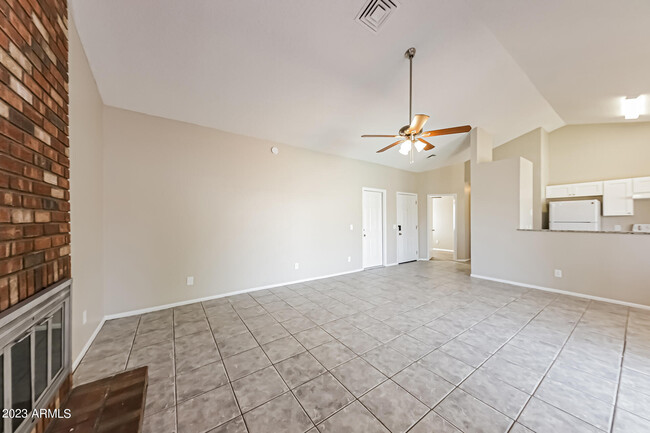 Building Photo - 6538 W Kings Ave