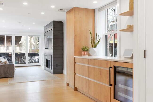 Building Photo - 69 Montgomery St