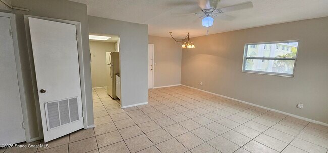 Building Photo - 230 Columbia Dr