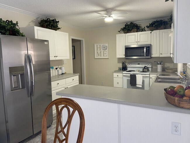 Building Photo - Fully Furnished rental in Pelletier