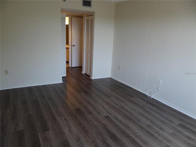 Building Photo - 2333 Feather Sound Dr