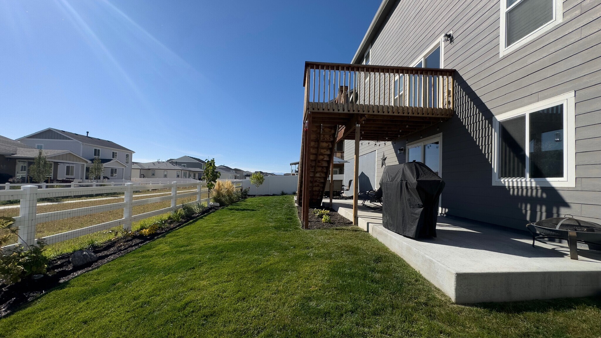 Building Photo - 965 Mouflon Dr