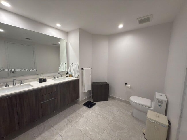 Building Photo - 488 NE 18th St