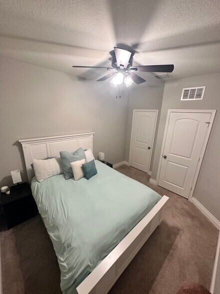 Building Photo - 27348 Caroline Way