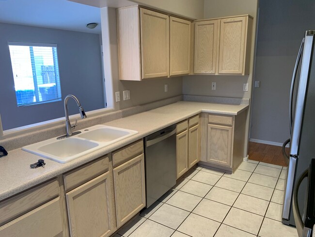 Building Photo - Spacious 3-Bedroom Home with Pool in Beaut...