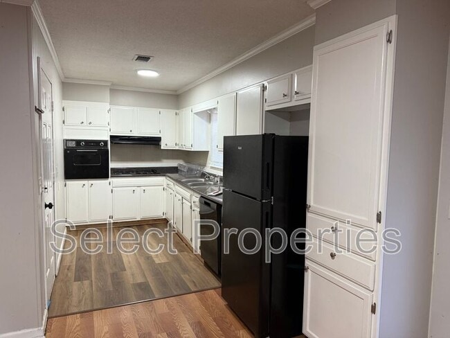 Building Photo - 3801 Devon Dr