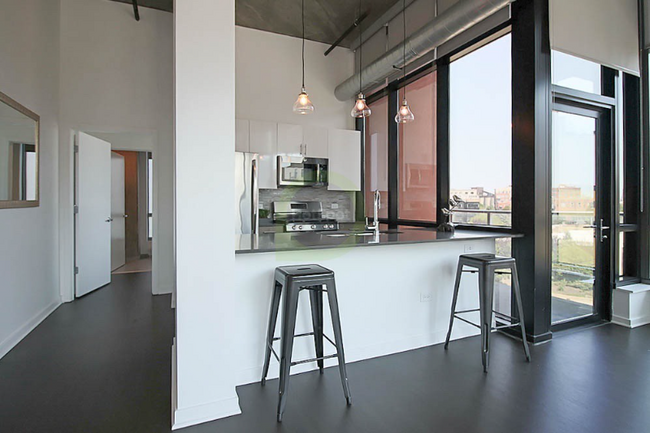 Building Photo - 508 N Green St