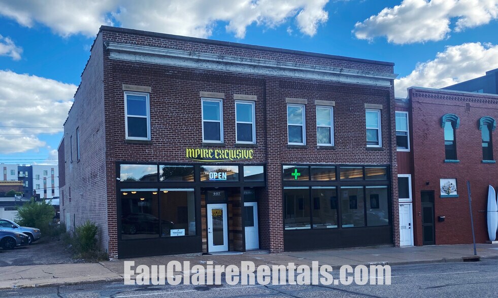 Front - 405 Wisconsin St