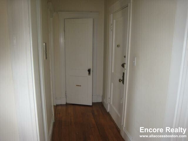 Building Photo - 317 Allston St