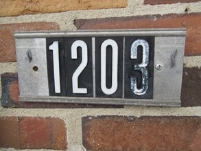 Building Photo - 432