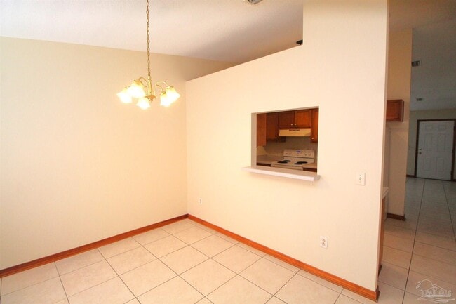 Building Photo - 3355 Green Briar Cir