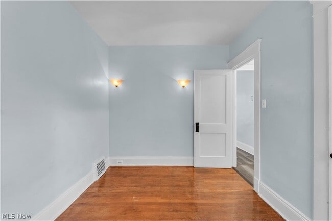 Building Photo - 3209 W 92nd St