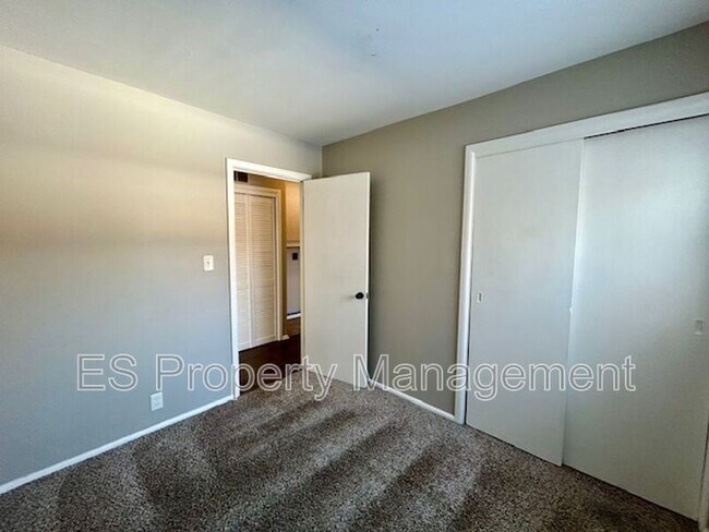 Building Photo - 6740 Doris Dr