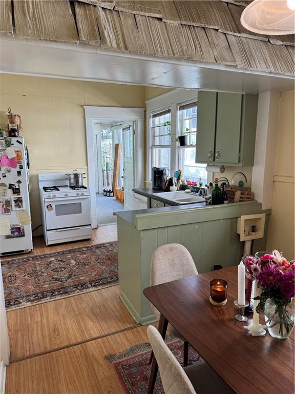 Building Photo - 840 Penn Ave NE