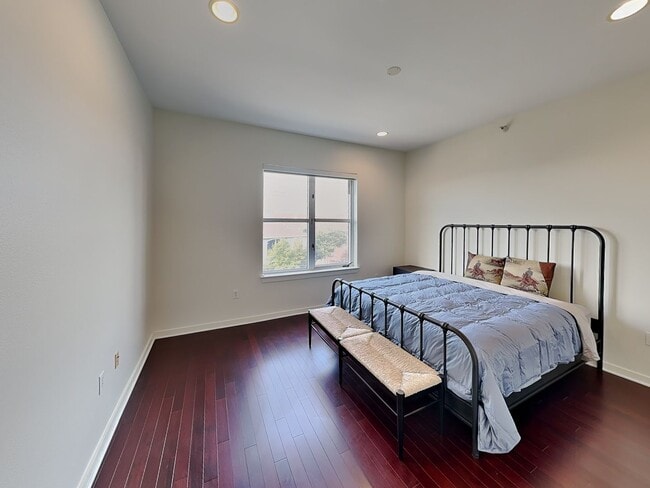 Building Photo - Attractive Arthouse Condo — READY NOW!