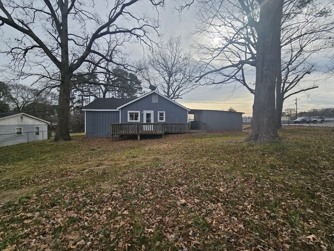 Building Photo - 2034 Jenkins Dairy Rd