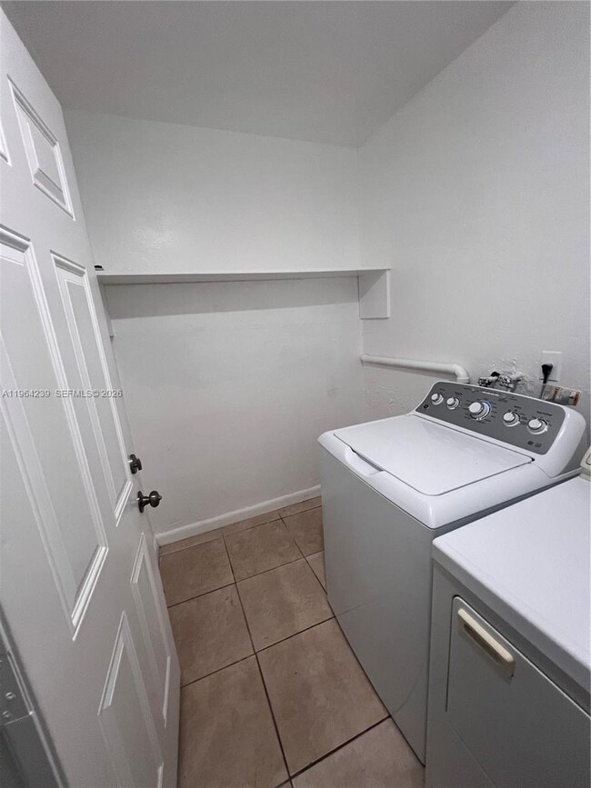 Building Photo - 5782 SW 61st St