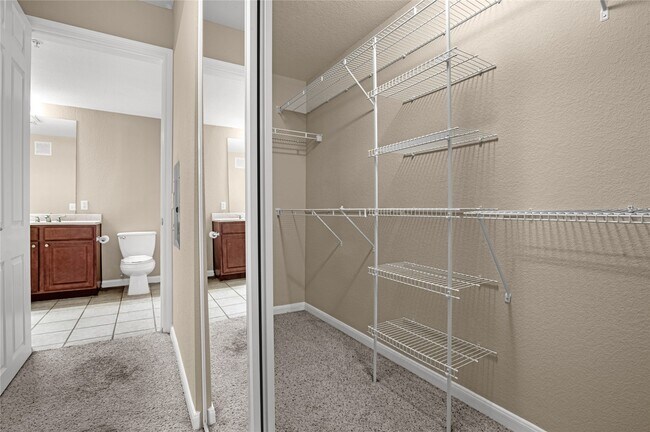 Building Photo - 7575 Kirby Dr