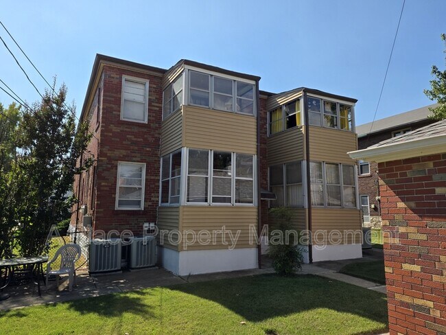 Building Photo - 5001-5003 Miami Street - 1E