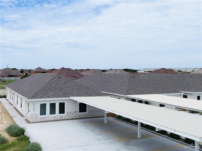 Building Photo - 5325 Vision St