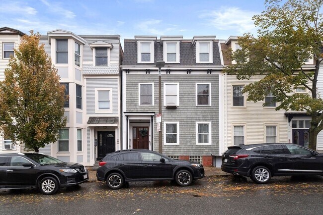 Building Photo - 296 W 3rd St