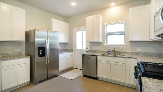 Building Photo - 25463 Northpark Lake Dr