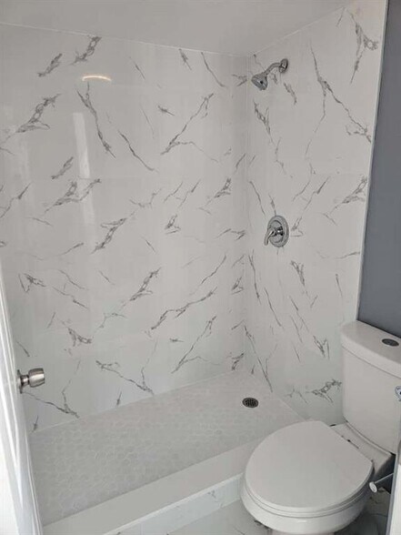 Building Photo - 10725 Cleary Blvd