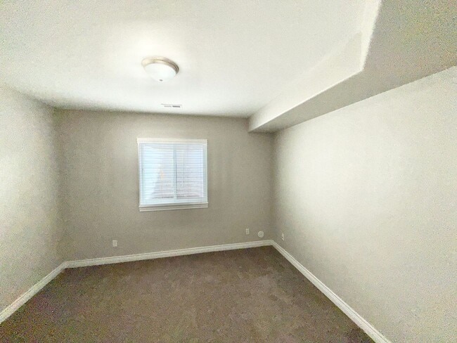 Building Photo - WELCOME HOME!