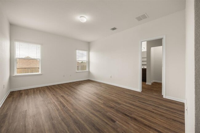 Building Photo - 404 Pentire Way