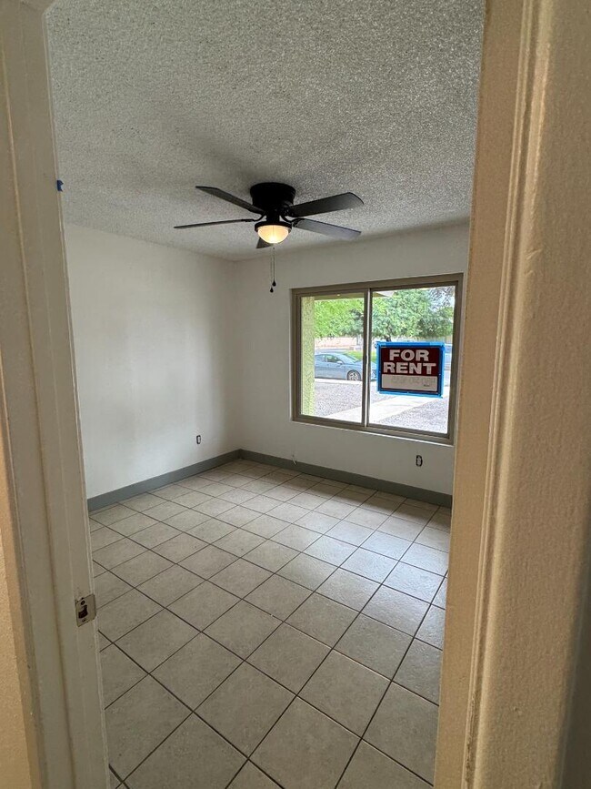 Building Photo - 8130 N 33rd Dr