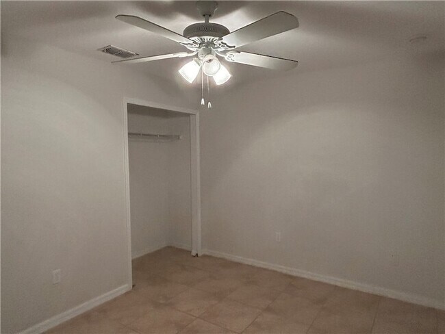 Building Photo - 486 Biscayne Ln