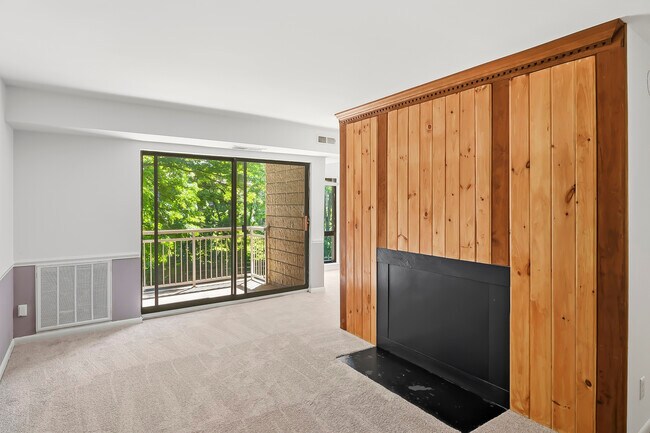Building Photo - 5923 Tamar Dr