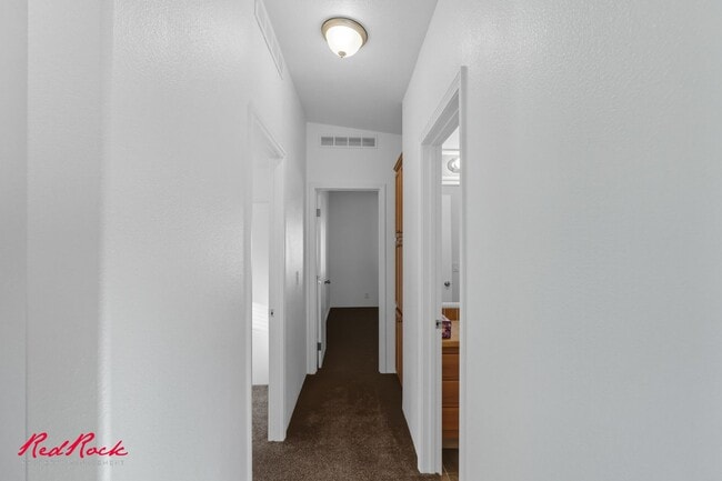 Building Photo - Single-Level 2 Bedroom Home in Washington 55+ Community!