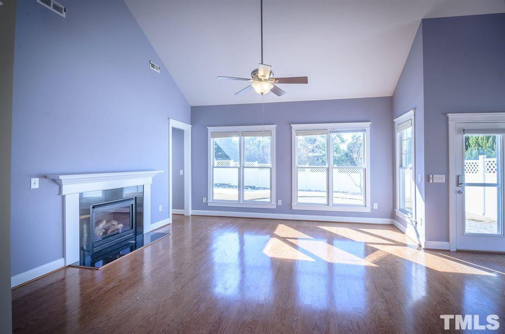 Building Photo - 202 Frontgate Dr