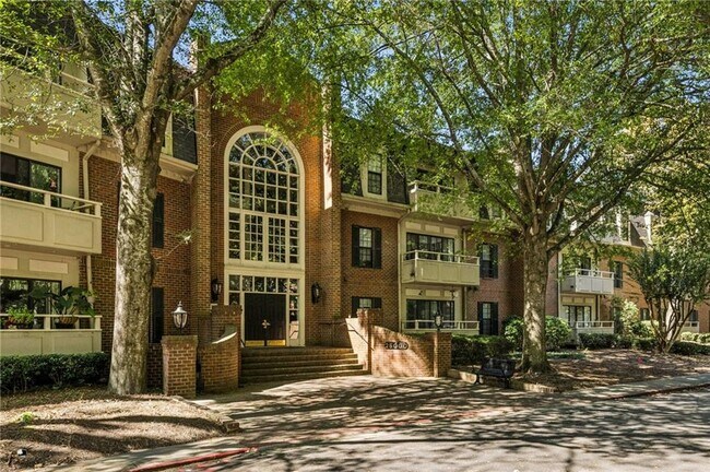 Building Photo - 25316 Plantation Dr NE