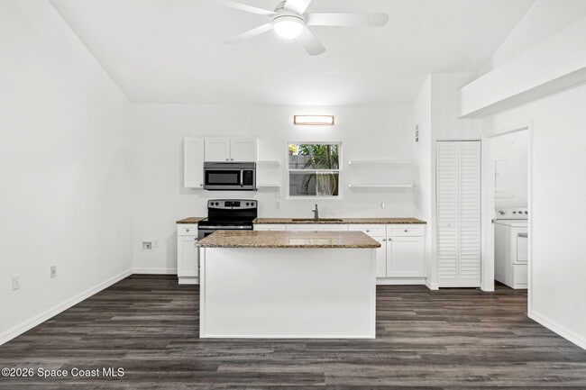 Building Photo - 1625 Hortana Dr