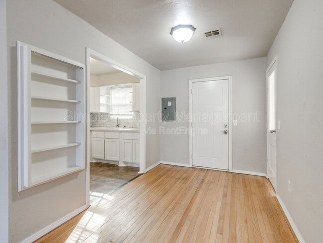 Building Photo - 10 SE Grand Blvd