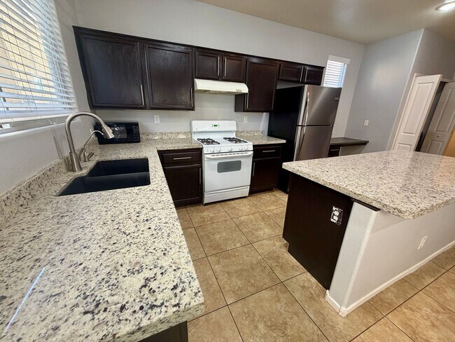 Building Photo - Gorgeous 3 bedroom 1 car garage home in SW ready for immediate move-in!!