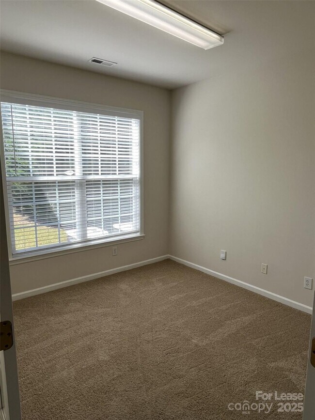 Building Photo - 11211 Maplehurst Dr