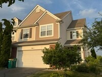Building Photo - 916 Bluebell Cir