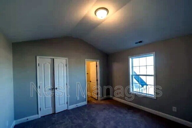 Building Photo - 113 Tellmont St