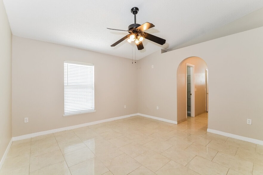 Building Photo - 5070 Silver Thistle Ln