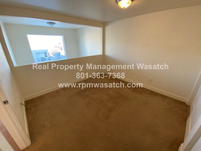 Building Photo - Modern 2 bed, 1 bath Townhome in Daybreak